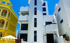 Travel Light House